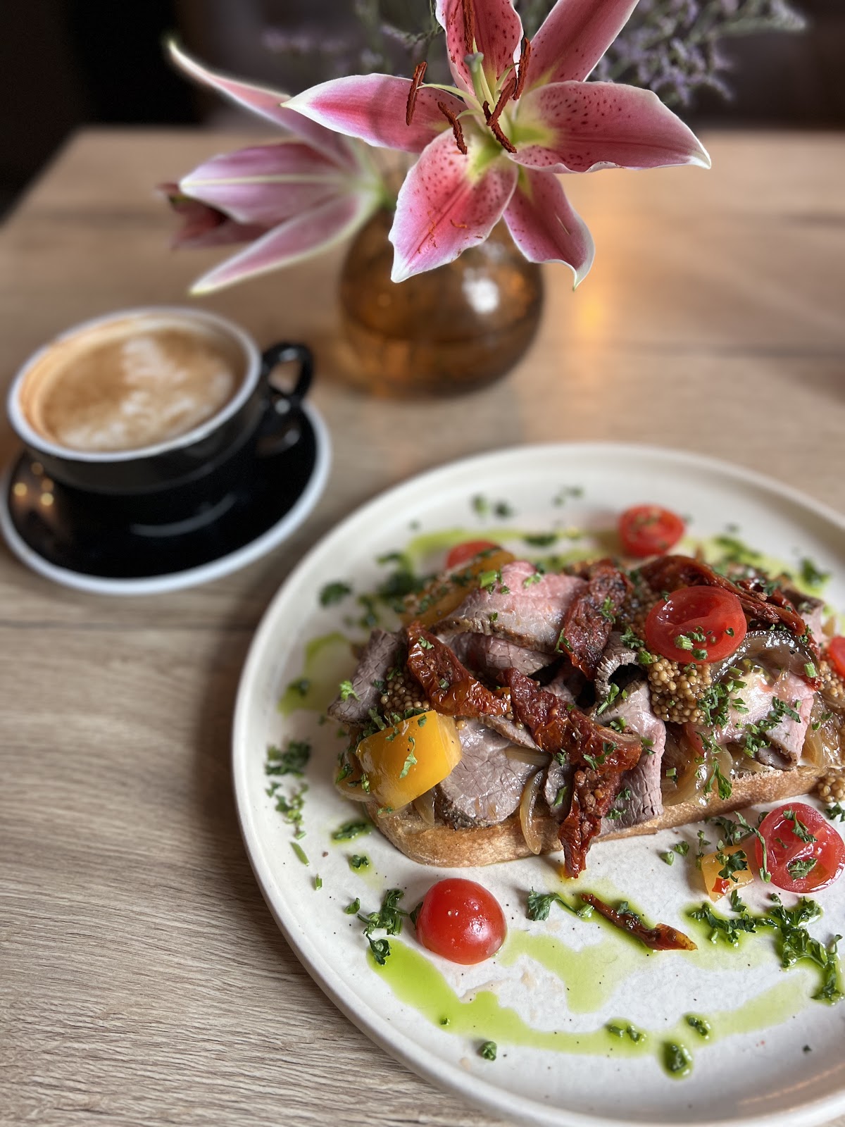 Lavenda Cafe & Lunch