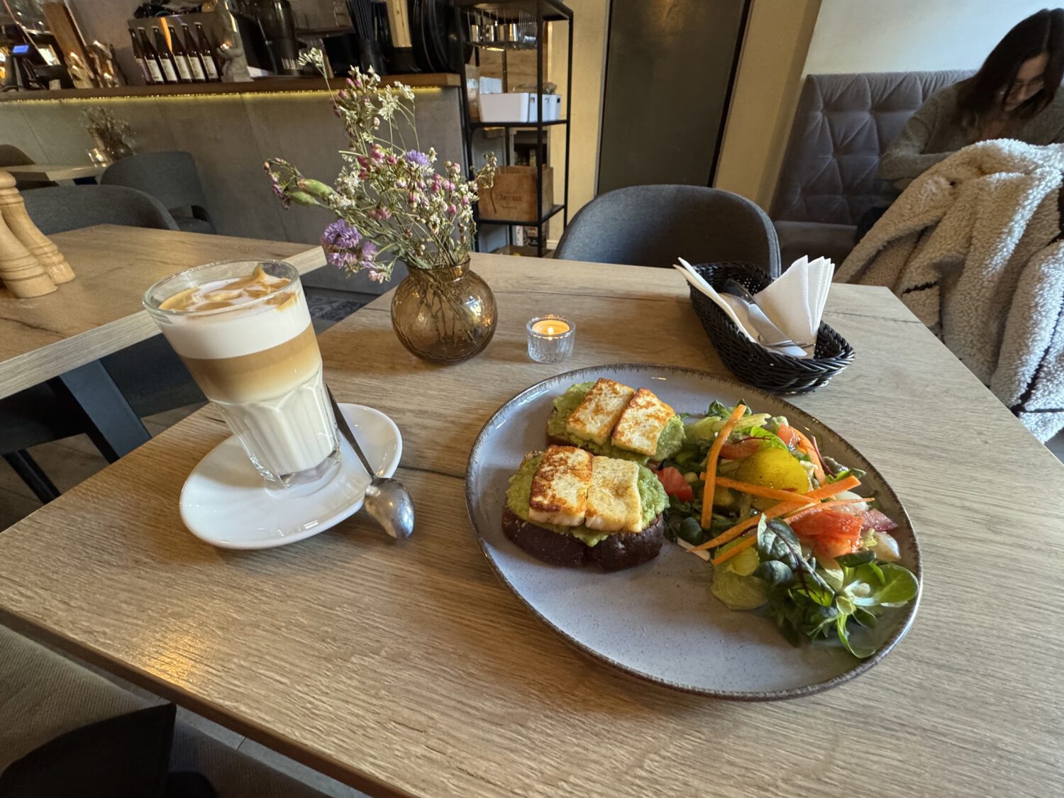 Lavenda Cafe & Lunch