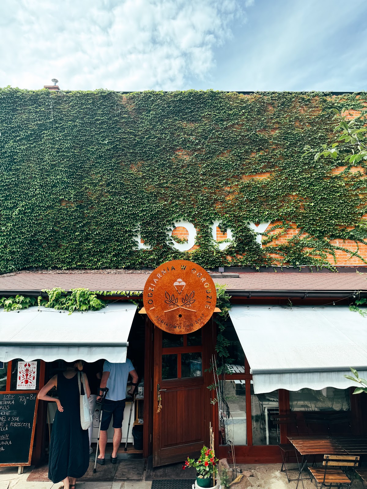 Lodziarnia W Ogrodzie